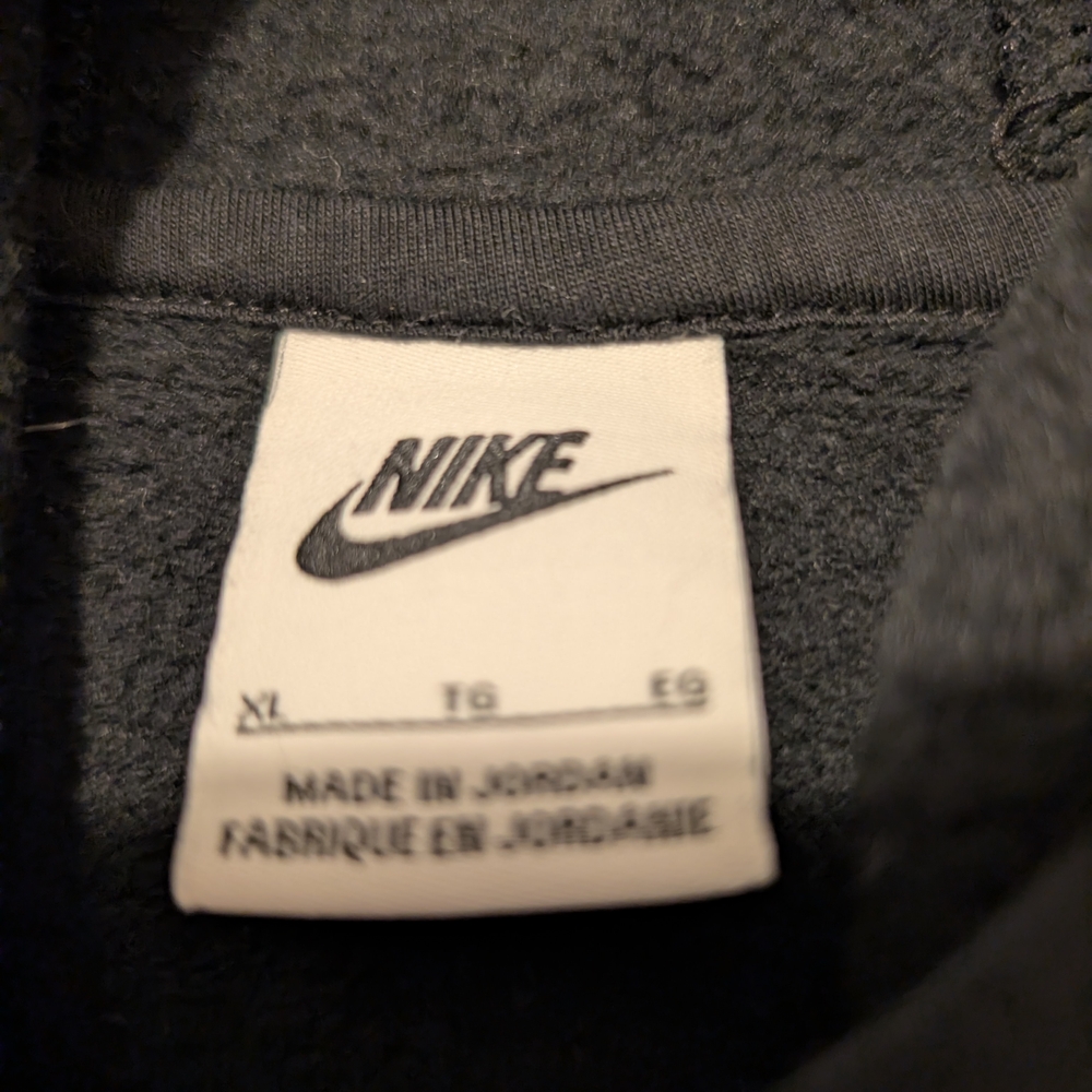 Nike Boys Black Pullover Hoodie - Picture 3 of 3